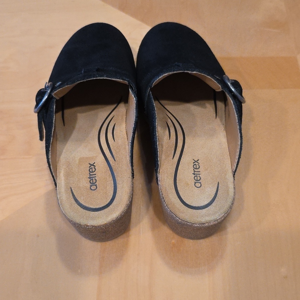 Aetrex Madison Black Cork Suede Clog with Adjustable Silver Buckle. Size 6 - Picture 5 of 7
